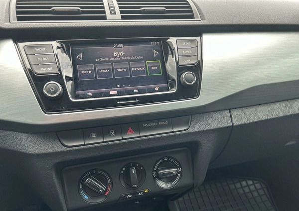 Skoda Fabia cena 47900 przebieg: 61915, rok produkcji 2019 z Karczew małe 326